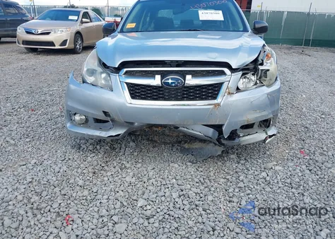 2014 Subaru Legacy 2.5I z USA, uszkodzony, nr VIN 4S3BMCA63E3009041